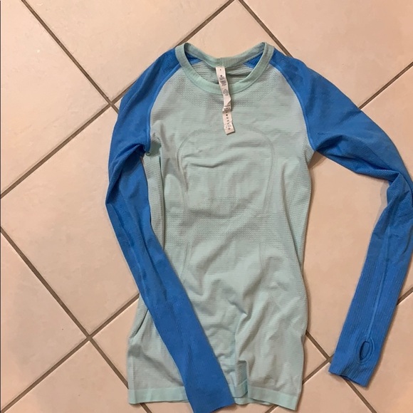 Lululemon long sleeve tech baseball workout top​ - Picture 3 of 6